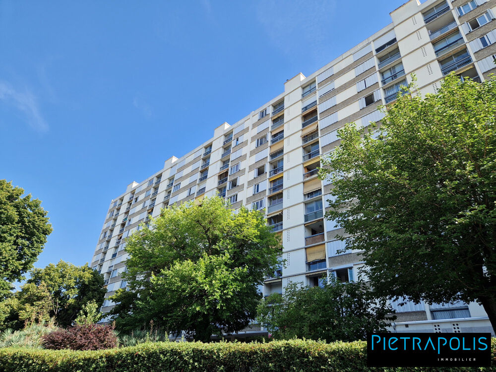 Appartement 4 pièces 74 m² · à Bron · 74 m² · 210 000 €