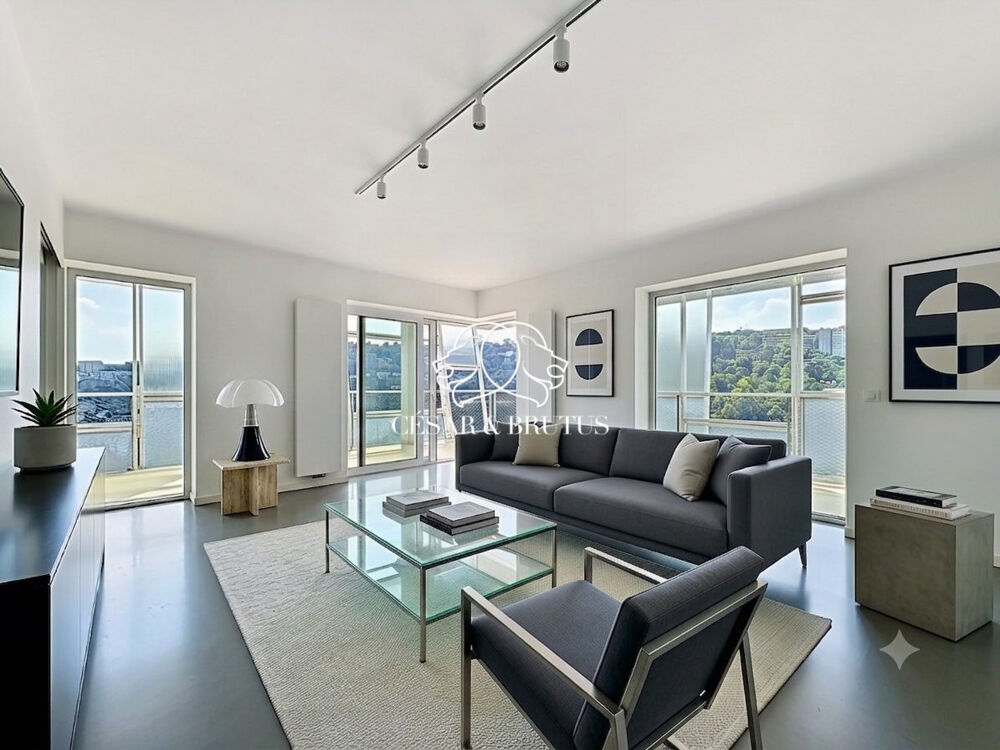 Vente Appartement SUPERBE APPARTEMENT AVEC TERRASSE ET GARAGE À LA TOUR YCONE Lyon 2
