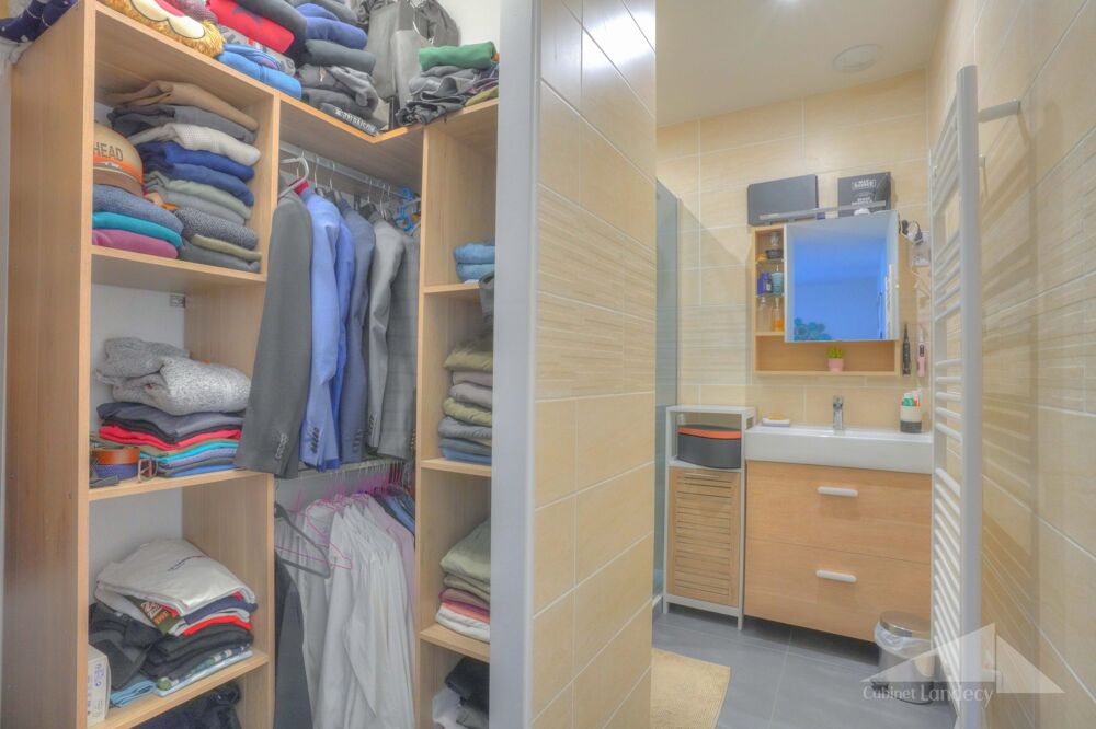 � vendre  Maison P�ron (01630)