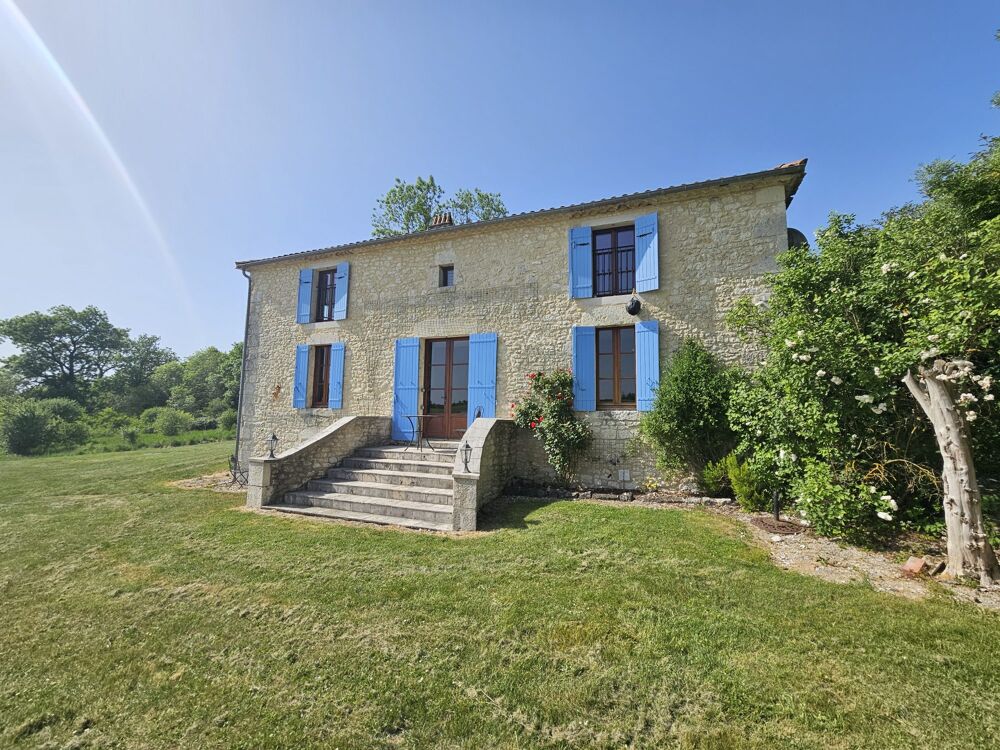 Vue magnifique depuis cette ancienne ferme en pierre du XIXe si?