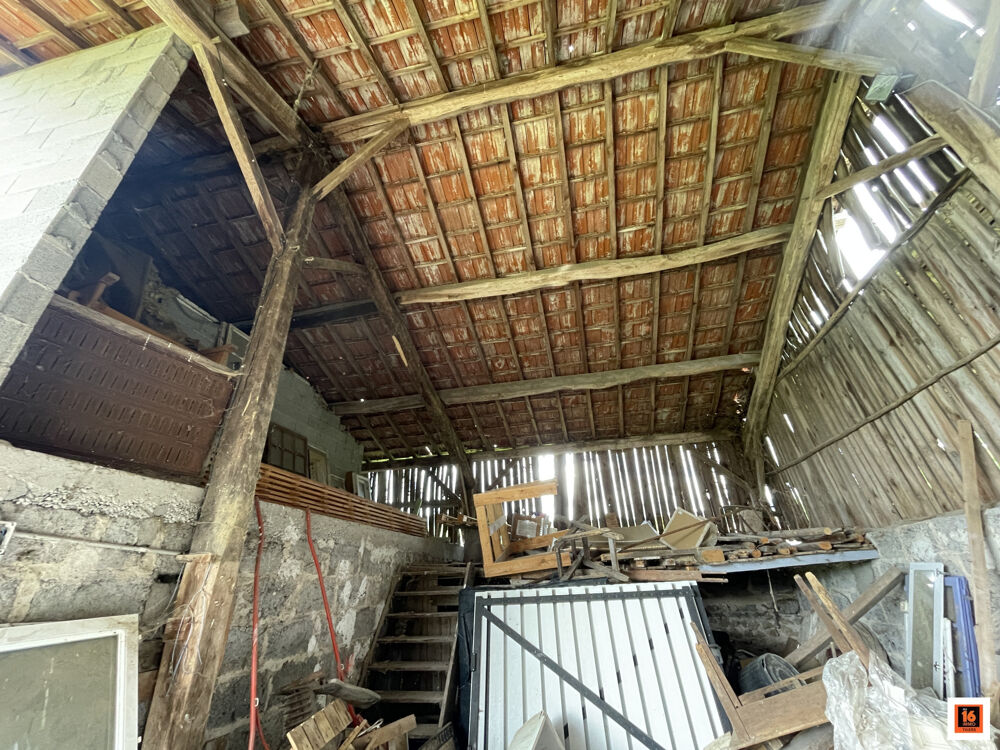 Maison avec hangar