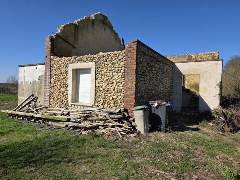   TERRAIN DE 1649 M² AVEC BATI EXISTANT A RECONSTRUIRE 
