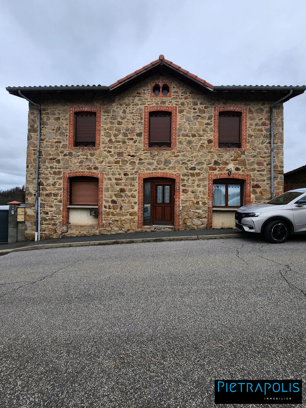Maison 6 pièces 150 m² · à Maringes · 150 m² · 215 000 €