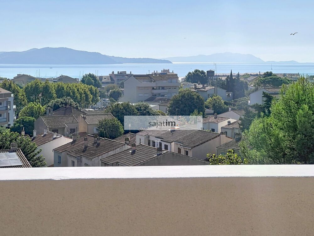 Superbe T4/5 DERNIER ETAGE TERRASSE VUE MER