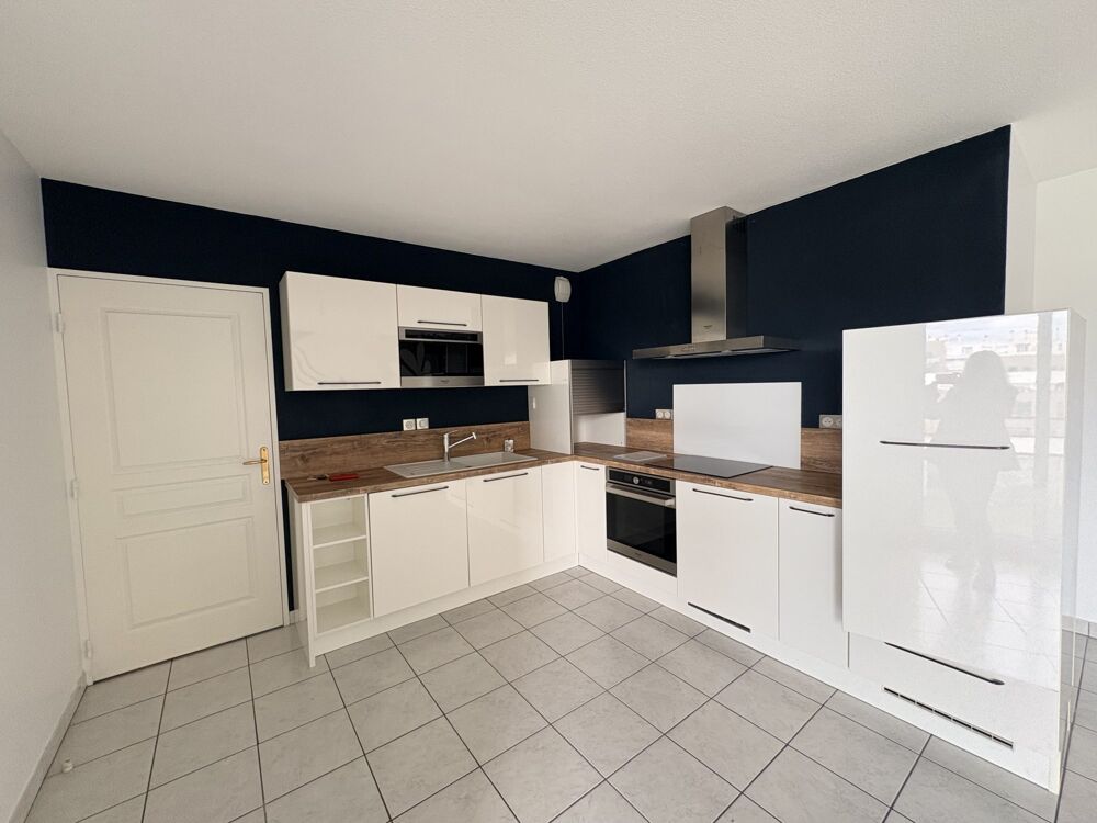 Location Appartement TRES BEAU T2 AVEC TERRASSE ET GARAGE Villeurbanne