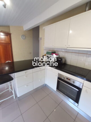  Appartement � louer 3 pi�ces 122 m�