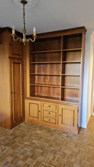  Appartement à louer 3 pièces 82 m²