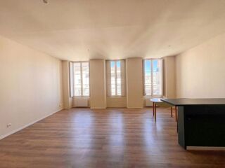  Appartement à louer 3 pièces 73 m²