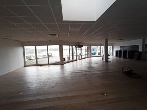   Local commercial de 325 m² au sud de LIMOGES à louer ! 