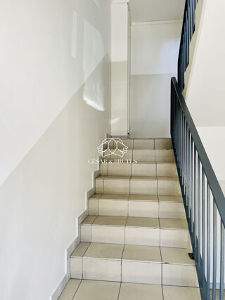  Immeuble à vendre 1278 m² Vaulx-en-velin