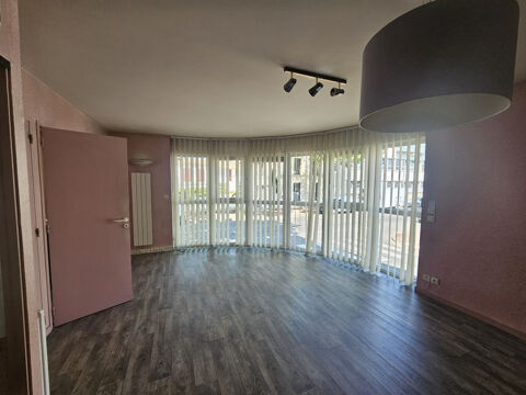   Local Professionnel 37 m², Saintes 17 