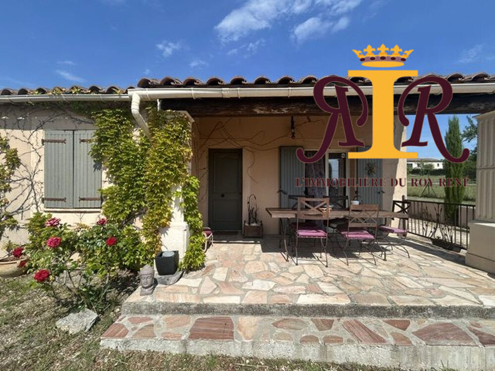 Villa de plais-pieds avec vue, beau terrain et piscine