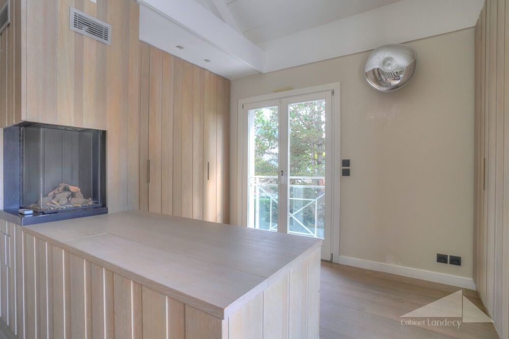 à vendre  Maison Divonne-les-Bains (01220)