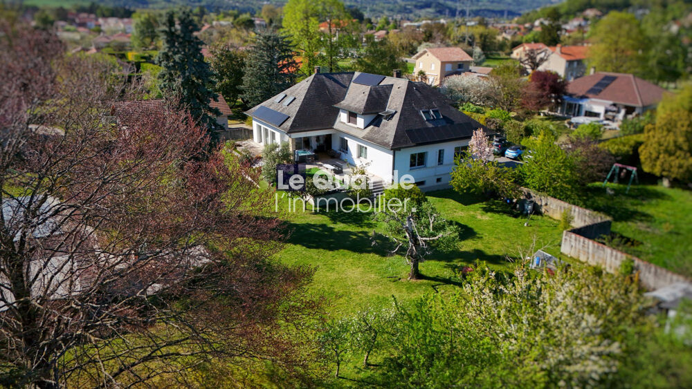 EXCLUSIVITÉ  Grande propriété avec piscine et vue dégagé