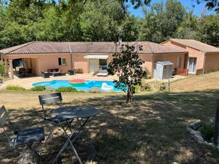 Vente Maison Villa entourée de bois sur terrain d'un hectare Vergt-de-biron