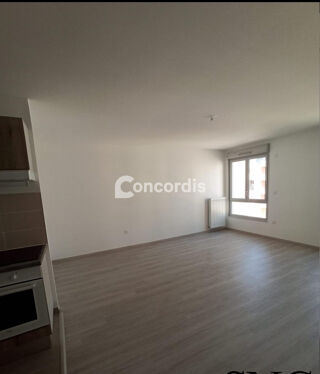  Appartement à louer 3 pièces 65 m²