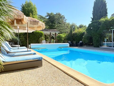   Propri�t� lumineuse avec 2 maisons, 10 pi�ces, piscine et par Maison - 10 pi�ce(s) - 326 m�