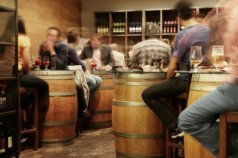 &Agrave; VENDRE - MURS & FONDS DE COMMERCE CR&Ecirc;PERIE / BAR / R&Ocirc;TISSER 185100 56390 Locqueltas
