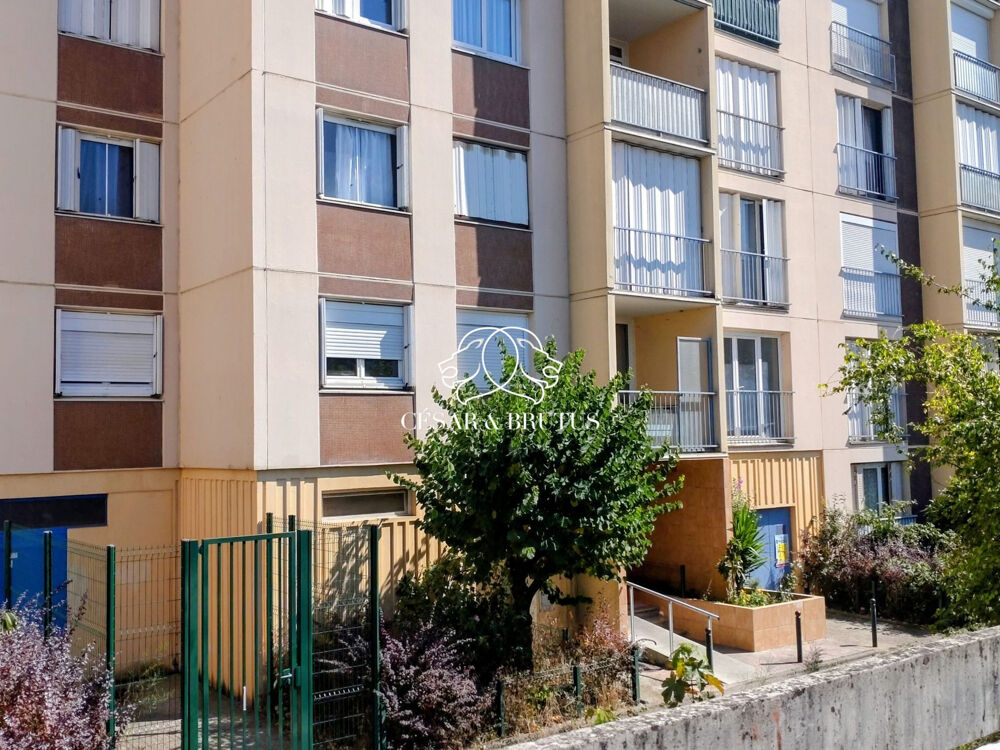 Appartement T4 (88 m²) à VAULX EN VELIN
