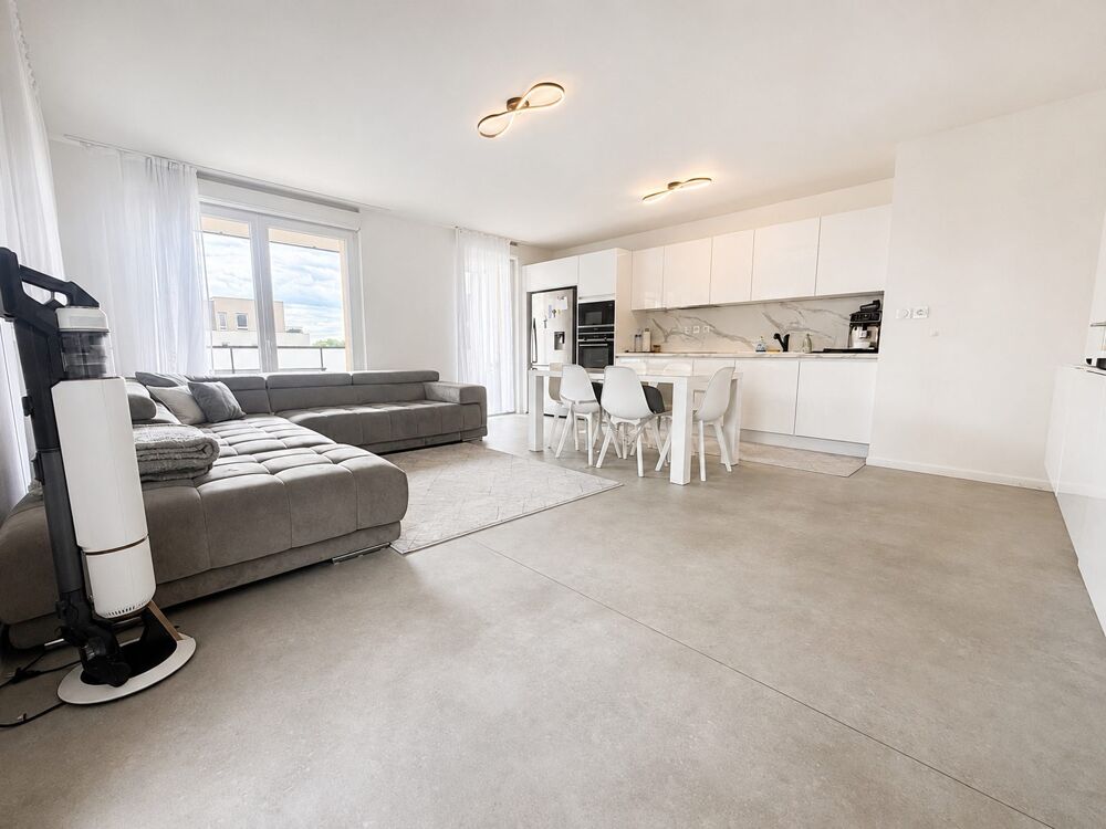 Lingolsheim  T4 rénové avec un magnifique grand balcon en L
