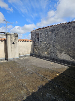  Immeuble à vendre 590 m²