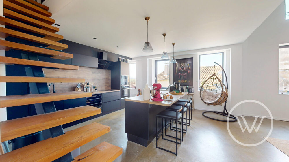 Maison de village T5 de 168,6m² avec cour, garage et cave, Mont