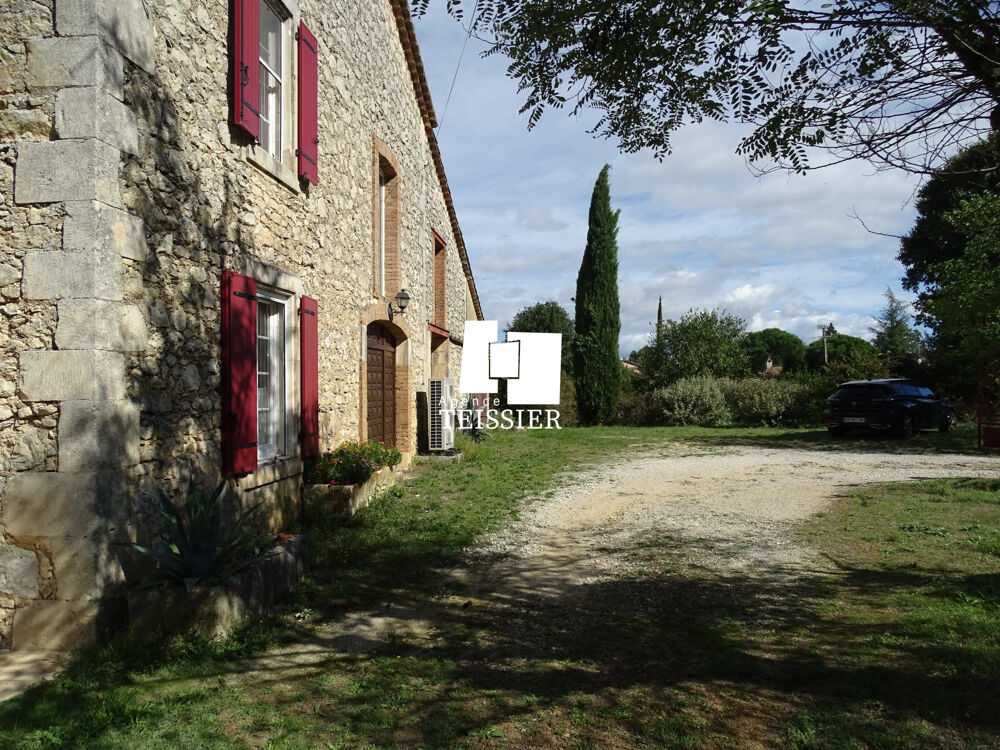 Exclusivité ! Uzes, 25 min : mas de hameau avec dépendance sur