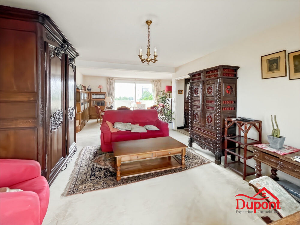 Appartement 113m2, trois chambres, balcon, cave, place de,parkin