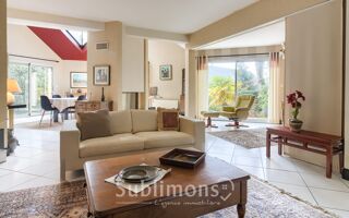  Maison � vendre 6 pi�ces 205 m�