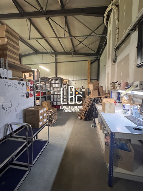   Pont Saint Martin - Local d'activités 280 m² 