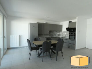  Appartement à louer 4 pièces 82 m²