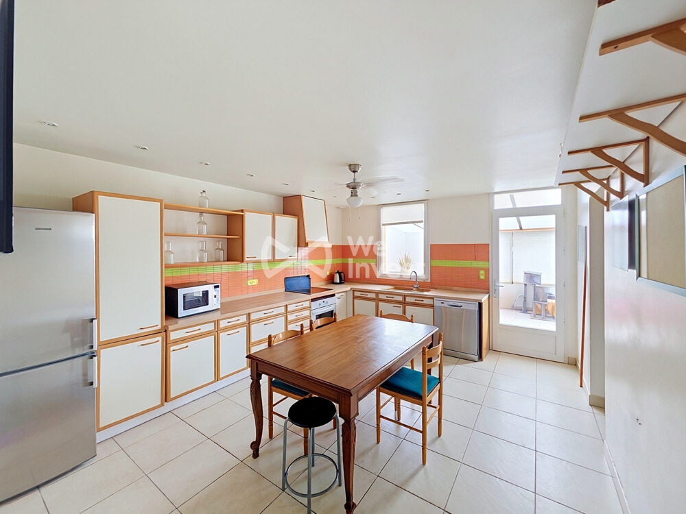 Maison familiale avec plus d'1 hectare, garage de 70 m² et ve