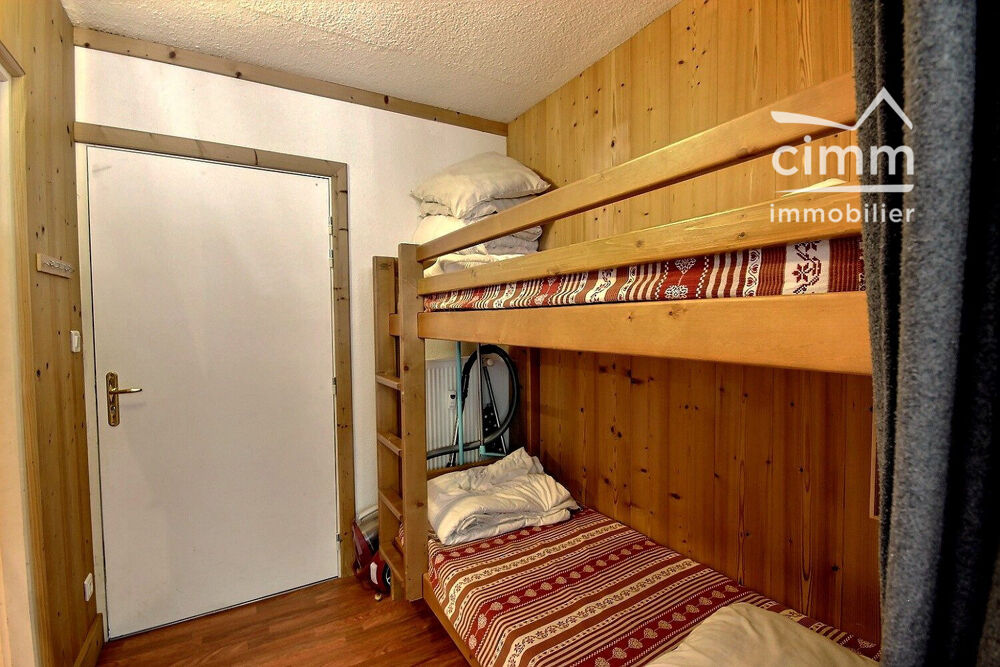 A VENDRE LES CARROZ D'ARACHES 74300 STUDIO + 1 PLACE DE PARKING