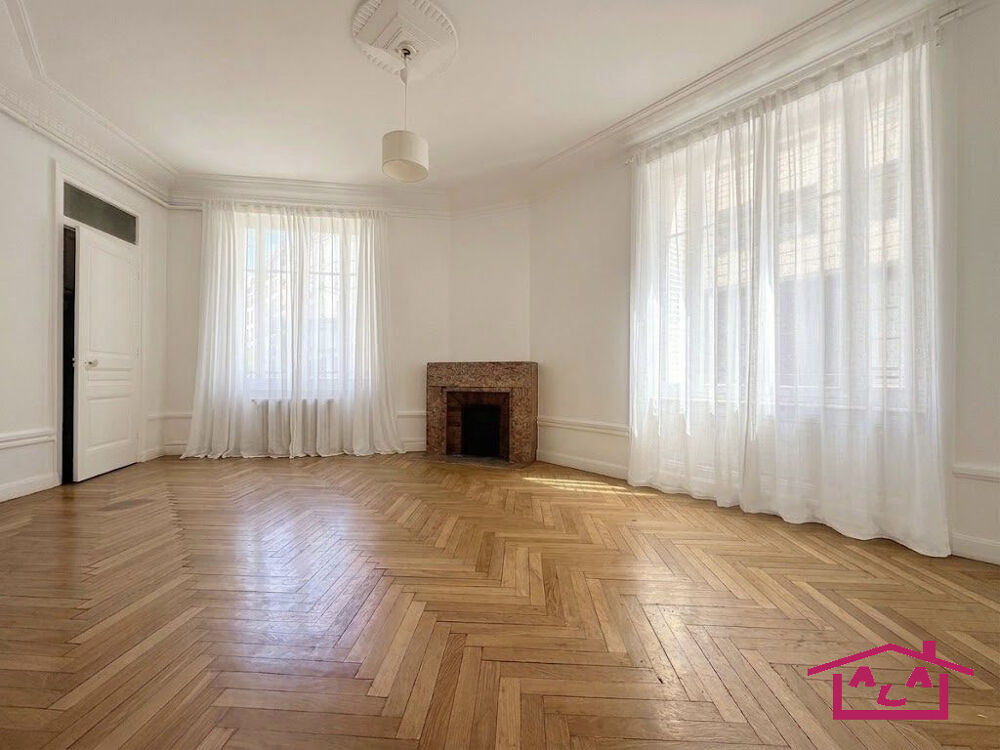 BEL APPARTEMENT BOURGEOIS SECTEUR TETE D'OR