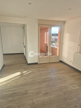  Appartement à louer 3 pièces 72 m²