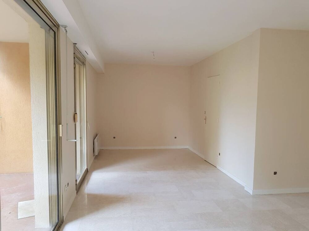 Location Appartement T4 non-meublé avec jardin, garage, parking et cave Bron