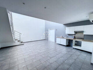  Appartement à louer 3 pièces 82 m²