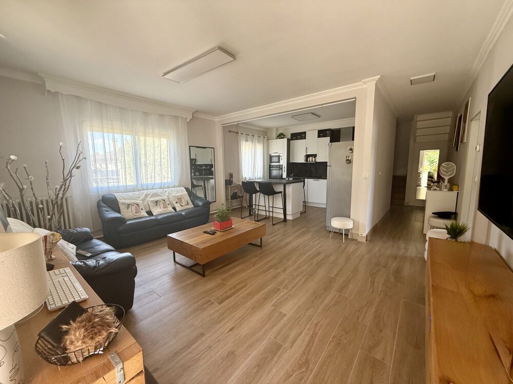 Fleury-les-Aubrais  Maison familiale de 156 m², 4 chambres,