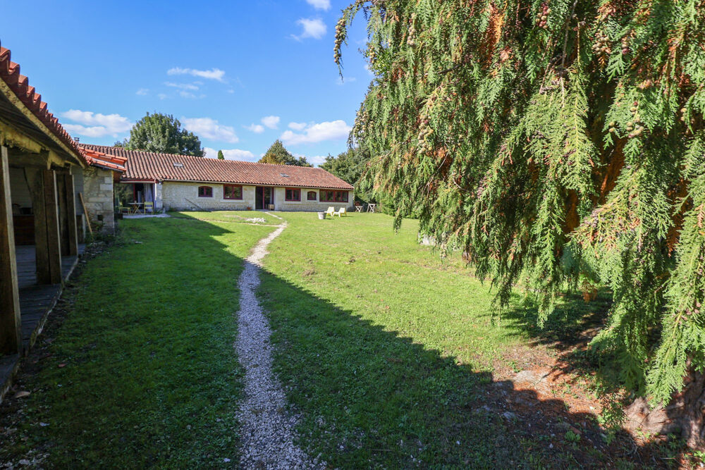 Vente Maison Magnifiques chambres d'hôtes pleines de charme dans une bâtiss Saint-martial-sur-né