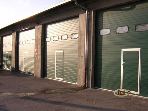 Entrep&ocirc;t de plain-pied en ZI 695 74130 Bonneville