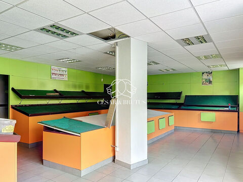 Local commercial 150m2 &agrave; AMPLEPUIS centre 135000 69550 Amplepuis
