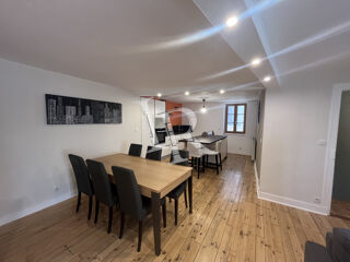  Maison à louer 6 pièces 147 m²