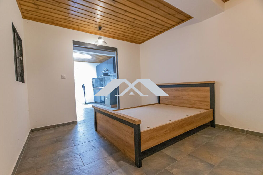 Location Appartement Superbe T1 meublé en REZ-DE-JARDIN à petite ile quartier ravin Petite-Île