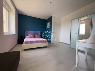  Appartement à vendre 8 pièces 232 m²