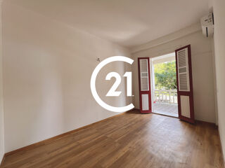  Appartement à louer 4 pièces 82 m²