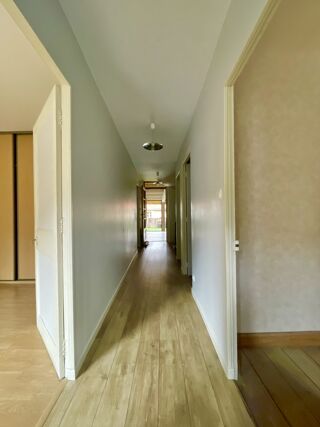  Maison à vendre 15 + pièces 261 m²