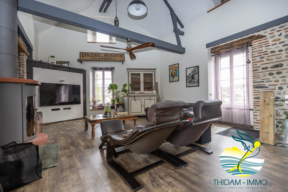 Loft avec grande terrasse - centre Ville Lescar