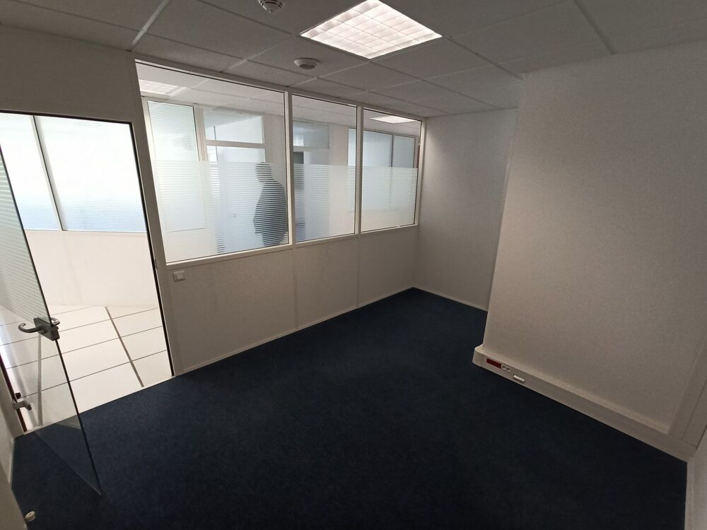   VENTE BUREAUX 1.360m² & ACTIVITÉS 680m², Proche LIMOGES Panazol