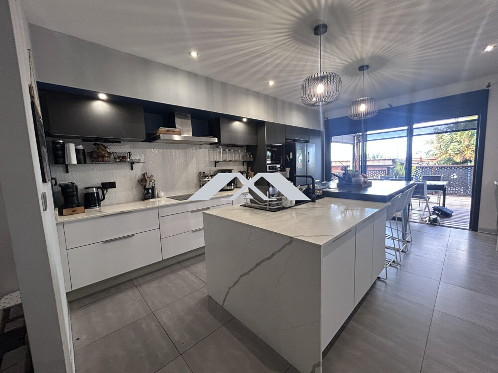 Vente Maison Maison F4 + dépendance – 130 m² – piscine, photovoltaïque Bras-panon