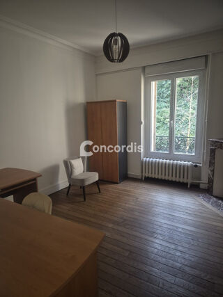  Appartement à louer 4 pièces 103 m²